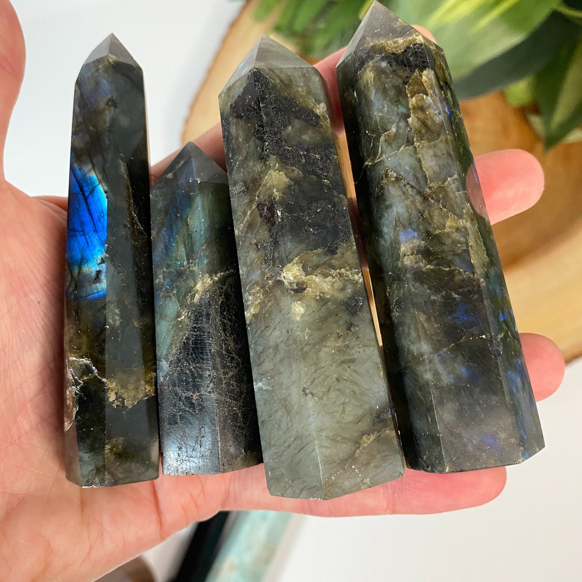 Natural Labradorite Tower Point from India - Flashing Crystal for Relaxation, Meditation, Crystal Grids, Healing, Reiki Chakra, Altars, Wand